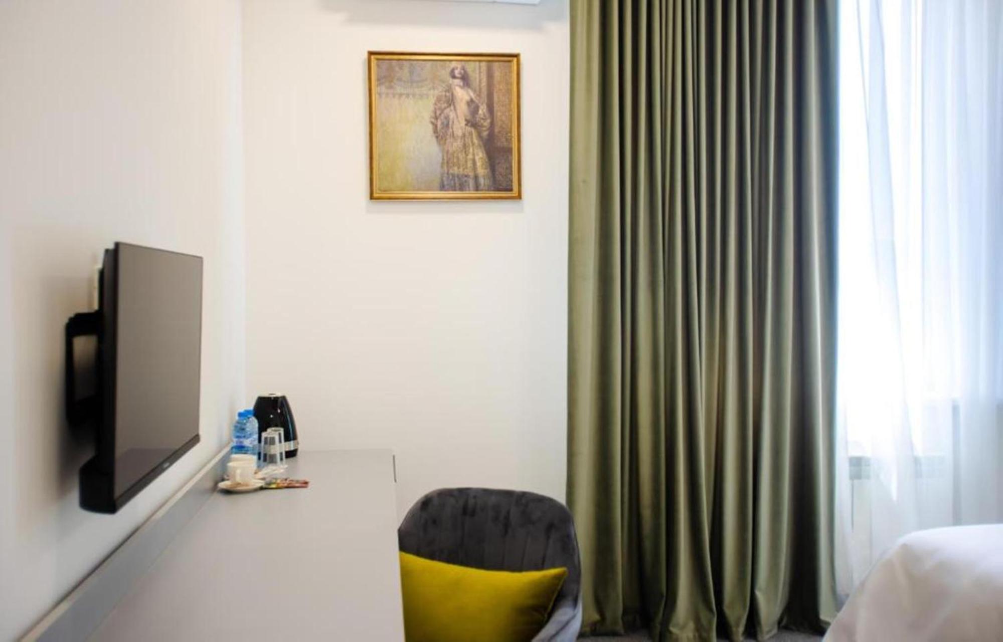 Benefice Hotel Jerevan Buitenkant foto